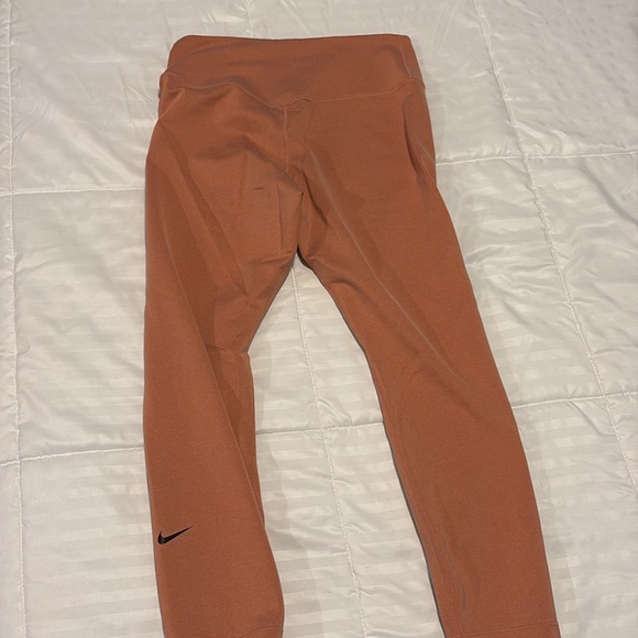 Nike Dri Fit workout leggings! - Picture 3 of 3